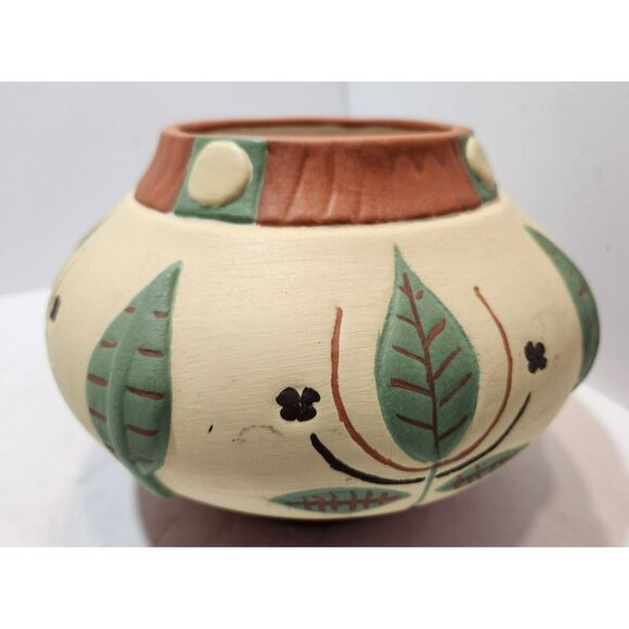 Vintage Southwestern Pottery Vase Round with Leaves Tan Green Brown 6" Tall - Picture 10 of 15